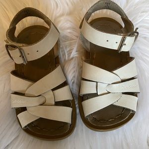Salt Water sandals toddler size 5 Color White